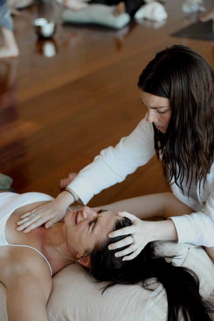 Lurinda working, during a session at a Shadow Alchemy Coaching retreat.